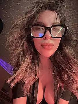 Queentaraf999 online show from October 31, 2025, 7:37 pm