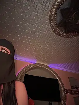 Queentaraf999 online show from November 8, 2025, 9:02 pm