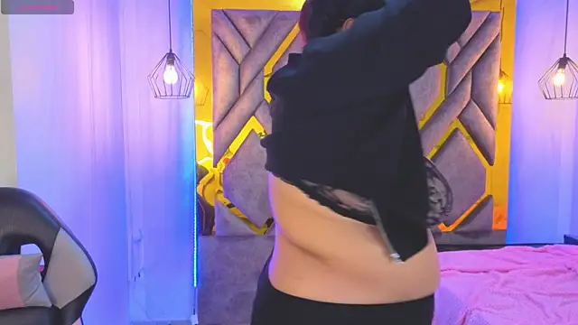 Snapshot of Addyy_02 chatting on January 18, 2026, 12:09 pm Addyy 02 online show from January 18, 2026, 12:09 pm