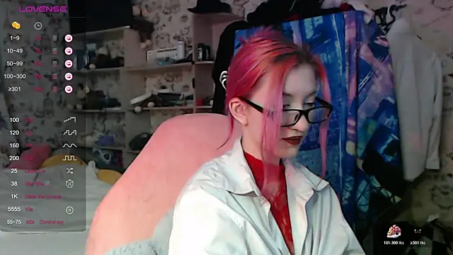 Snapshot of Dreamy_Red_Girl chatting on October 21, 2025, 6:30 pm Dreamy Red Girl online show from October 21, 2025, 6:30 pm