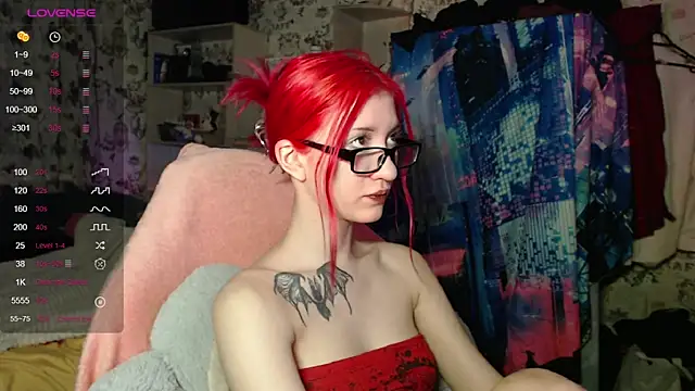 Snapshot of Dreamy_Red_Girl chatting on November 3, 2025, 9:48 pm Dreamy Red Girl online show from November 3, 2025, 9:48 pm