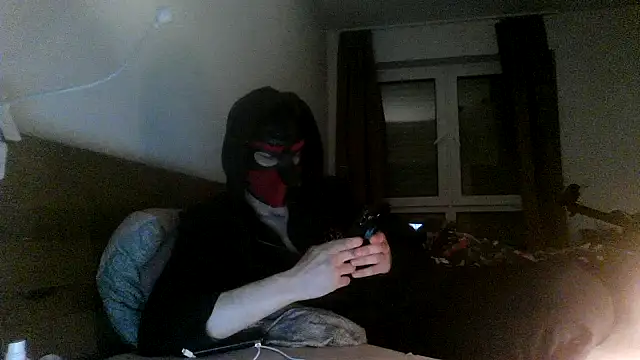 MolleDolle online show from November 17, 2025, 4:13 pm