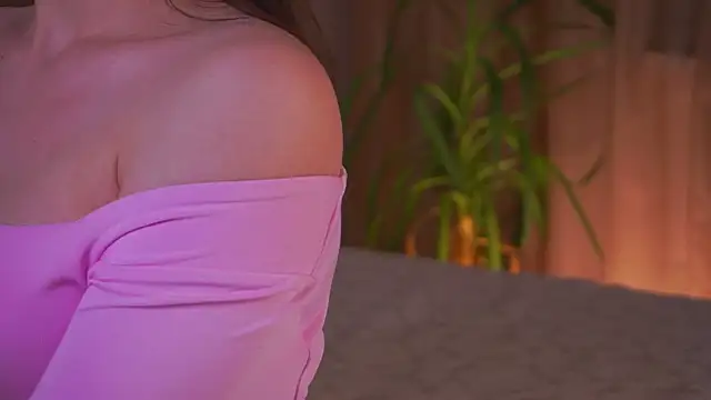 Snapshot of BeliaHumpert chatting on October 20, 2025, 4:40 pm BeliaHumpert online show from October 20, 2025, 4:40 pm