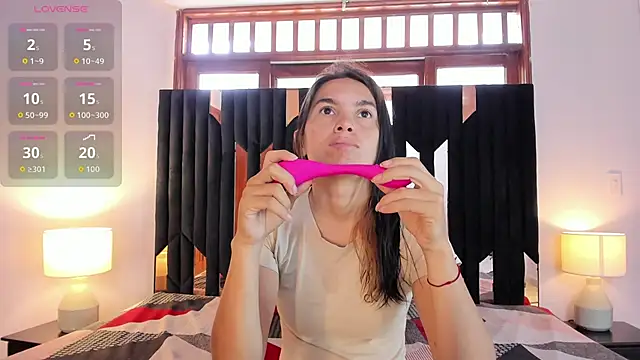 Sofy and Mia online show from October 25, 2025, 12:45 pm