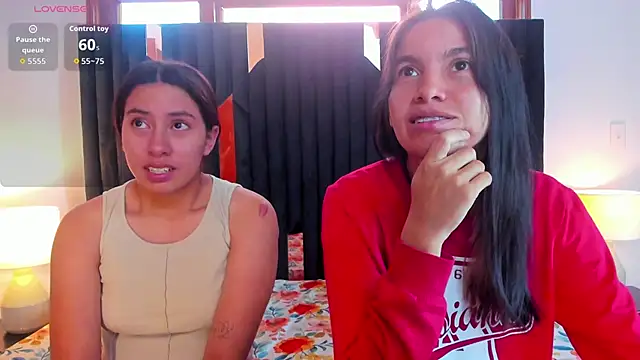 Sofy and Mia online show from December 1, 2025, 12:32 pm