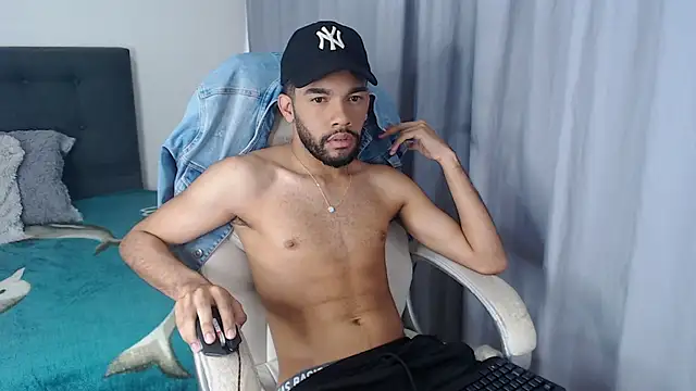 andresnoir  online show from October 12, 2025, 2:16 pm