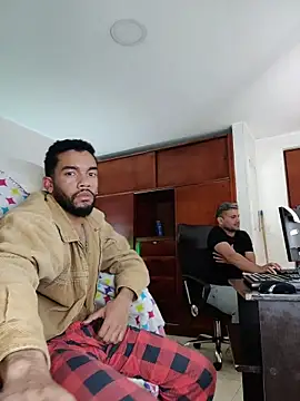 andresnoir  online show from January 15, 2026, 3:33 am