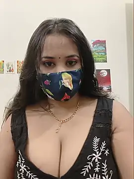 Snapshot of Beauty_Queen_Soniya chatting on July 12, 2026, 10:50 am Beauty Queen Soniya online show from July 12, 2026, 10:50 am
