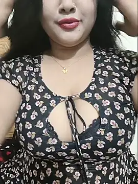 Snapshot of Beauty_Queen_Soniya chatting on July 15, 2026, 6:46 pm Beauty Queen Soniya online show from July 15, 2026, 6:46 pm
