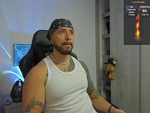 Dave-Max01 online show from October 10, 2025, 11:09 am