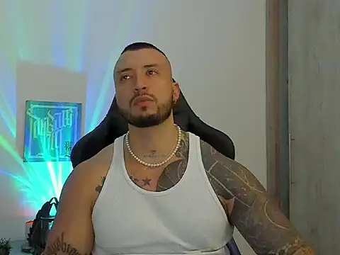 Dave-Max01 online show from October 27, 2025, 11:09 pm