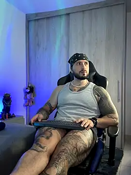 Dave-Max01 online show from November 25, 2025, 2:44 am