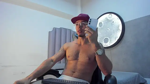 Rurik Jones online show from November 20, 2025, 12:16 pm