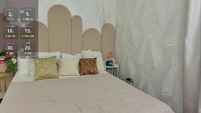 Snapshot of JessiJull chatting on April 8, 2026, 5:07 am JessiJull online show from April 8, 2026, 5:07 am