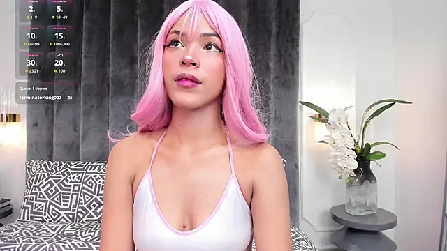 ImLuuciia online show from October 17, 2025, 4:04 am