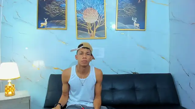 Little nicoll online show from April 7, 2026, 12:33 am