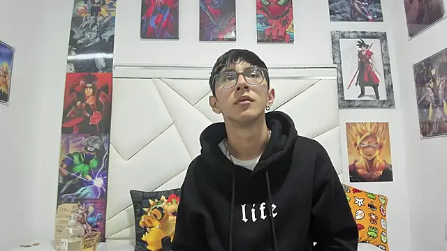 TWINK JOSS online show from October 15, 2025, 7:36 pm