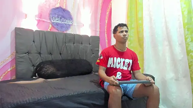 Raphael LatinBoy online show from October 14, 2025, 3:07 am