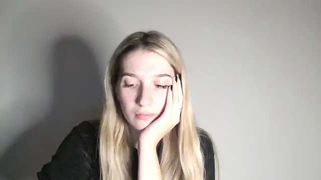 Snapshot of Lucyreeel_ chatting on October 13, 2025, 4:07 pm Lucyreeel online show from October 13, 2025, 4:07 pm