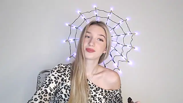 Snapshot of Lucyreeel_ chatting on October 22, 2025, 1:55 pm Lucyreeel online show from October 22, 2025, 1:55 pm