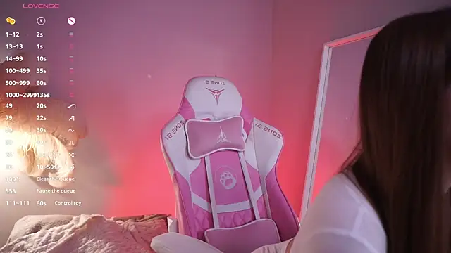 LureOfEva online show from April 13, 2026, 8:36 pm