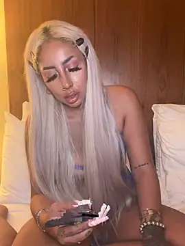 Snapshot of zara_bellexx chatting on June 26, 2026, 8:35 pm zara bellexx online show from June 26, 2026, 8:35 pm