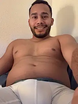 Snapshot of yeison-69 chatting on October 10, 2025, 5:01 pm yeison-69 online show from October 10, 2025, 5:01 pm