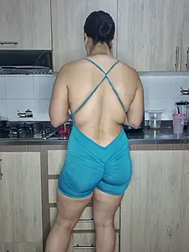 karla-bruni online show from October 28, 2025, 10:19 am