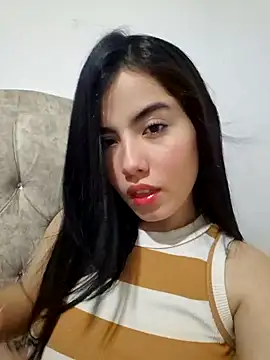 Snapshot of candyy_white chatting on October 26, 2025, 5:02 am candyy white online show from October 26, 2025, 5:02 am