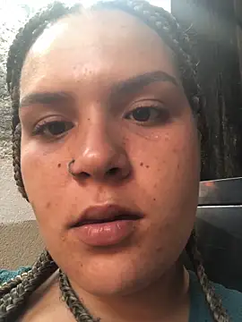 AliceXmoore online show from October 7, 2025, 7:44 pm