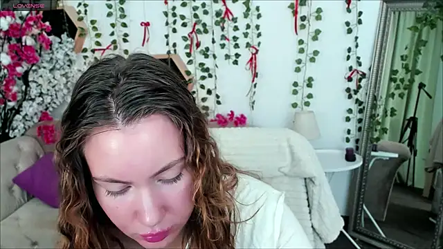Snapshot of _BellaClark chatting on March 28, 2026, 8:30 pm BellaClark online show from March 28, 2026, 8:30 pm