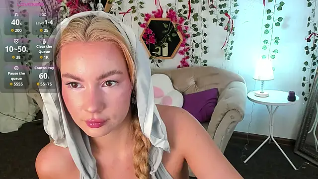 Snapshot of _BellaClark chatting on April 10, 2026, 8:24 pm BellaClark online show from April 10, 2026, 8:24 pm