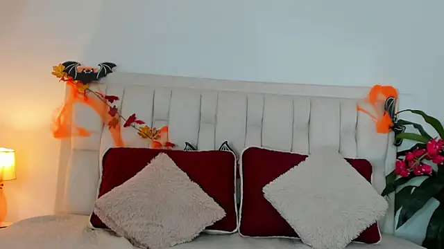 Amara18   online show from October 16, 2025, 12:55 am