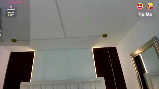 Snapshot of Amara18__ chatting on May 20, 2026, 7:42 pm Amara18 online show from May 20, 2026, 7:42 pm