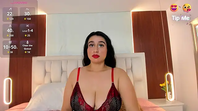 Snapshot of Amara18__ chatting on May 27, 2026, 7:55 pm Amara18 online show from May 27, 2026, 7:55 pm