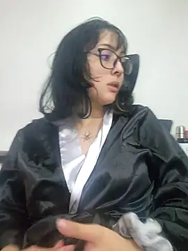 Mythical Girl online show from October 31, 2025, 3:07 am