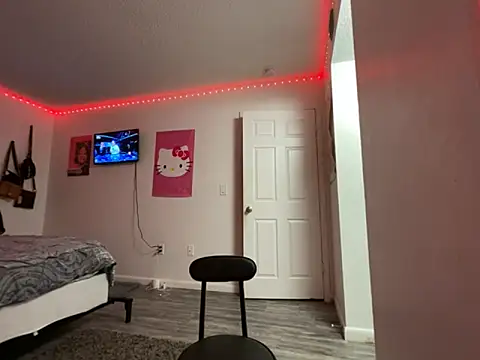 twerkaholic120 online show from October 17, 2025, 2:04 am