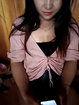 Snapshot of miemie-xx chatting on October 7, 2025, 5:37 am miemie-xx online show from October 7, 2025, 5:37 am