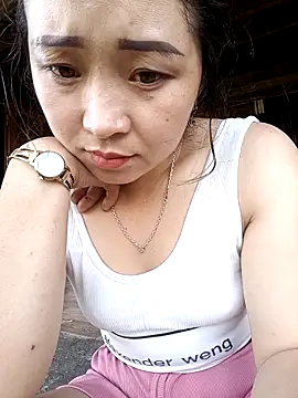 Snapshot of miemie-xx chatting on October 13, 2025, 1:05 am miemie-xx online show from October 13, 2025, 1:05 am