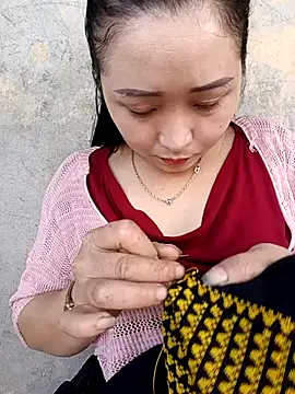 Snapshot of miemie-xx chatting on October 18, 2025, 2:03 am miemie-xx online show from October 18, 2025, 2:03 am