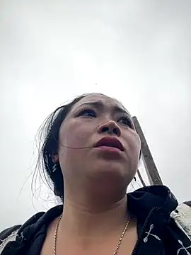 Snapshot of miemie-xx chatting on October 29, 2025, 8:05 am miemie-xx online show from October 29, 2025, 8:05 am