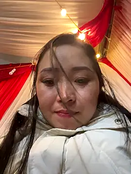 Snapshot of miemie-xx chatting on November 5, 2025, 7:36 pm miemie-xx online show from November 5, 2025, 7:36 pm