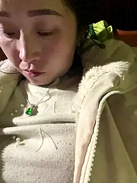 miemie-xx online show from December 18, 2025, 1:28 pm