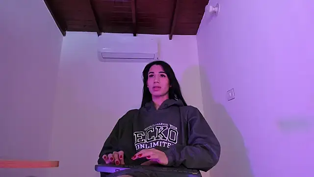 Snapshot of AAliss_Starr chatting on October 9, 2025, 1:25 am AAliss Starr online show from October 9, 2025, 1:25 am