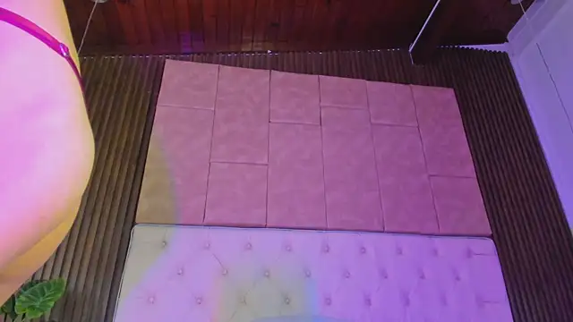 Snapshot of AAliss_Starr chatting on October 18, 2025, 2:36 am AAliss Starr online show from October 18, 2025, 2:36 am