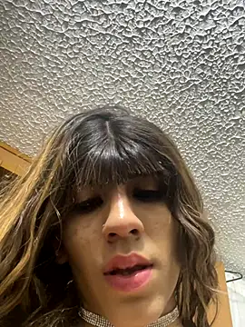 SiaraRealist online show from December 1, 2025, 6:40 am