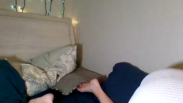 easy briezy online show from October 8, 2025, 2:09 am