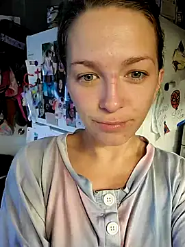 Snapshot of Cassaroll333 chatting on October 15, 2025, 1:33 pm Cassaroll333 online show from October 15, 2025, 1:33 pm