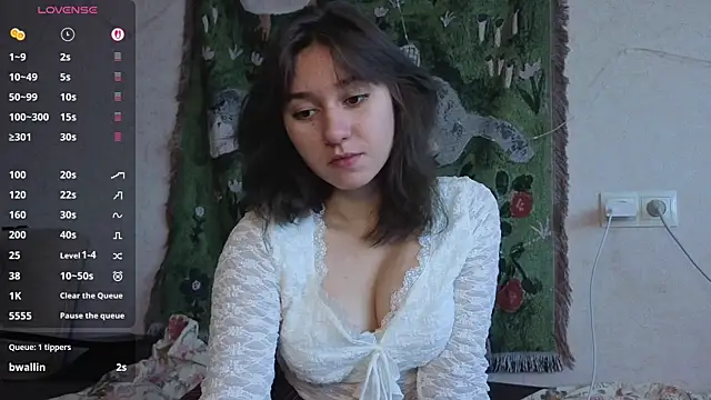 MiaLovelyOne online show from May 21, 2026, 1:07 pm