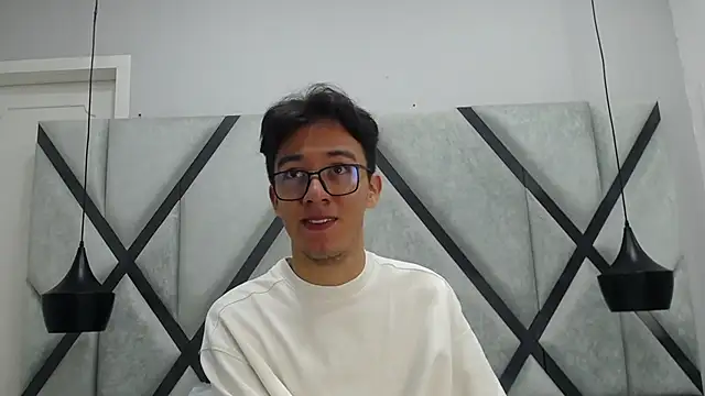 Austin Reeds online show from October 18, 2025, 12:06 pm